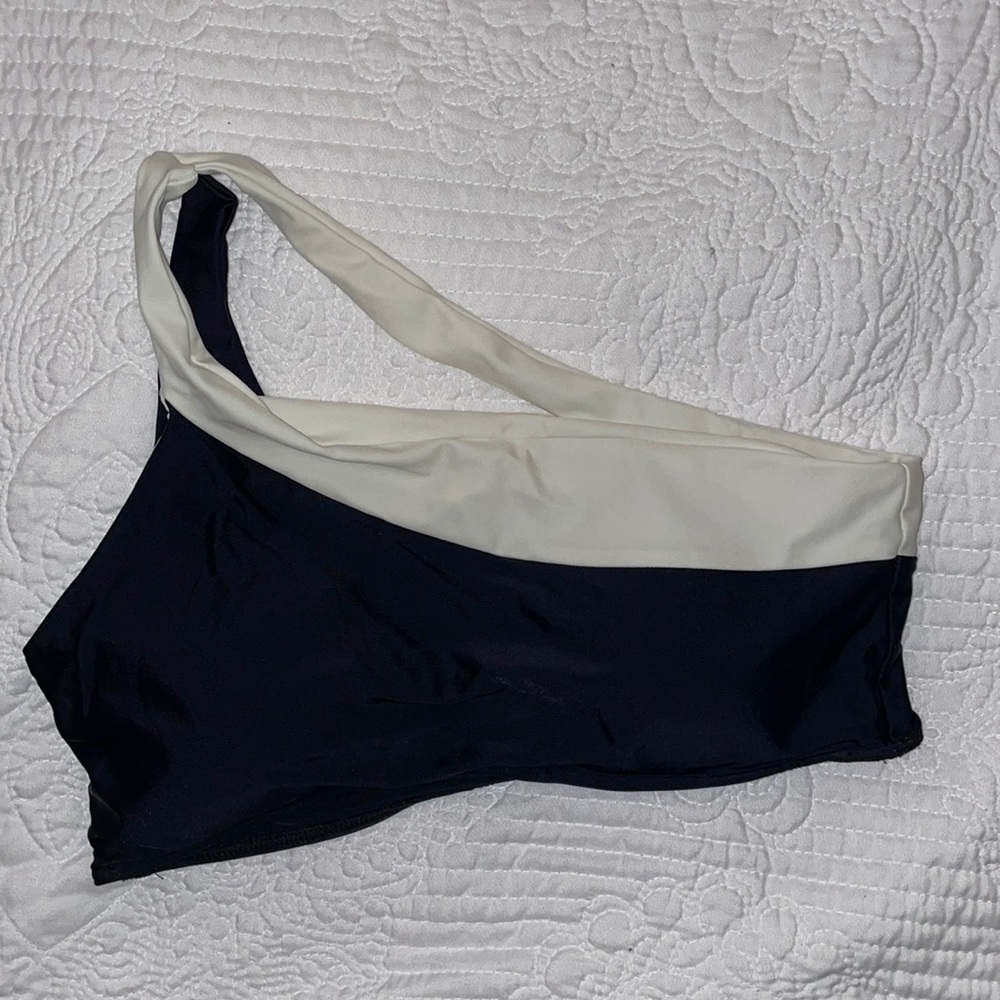 Summersalt Size 6 Black and Off White One Shoulder Bikini Top